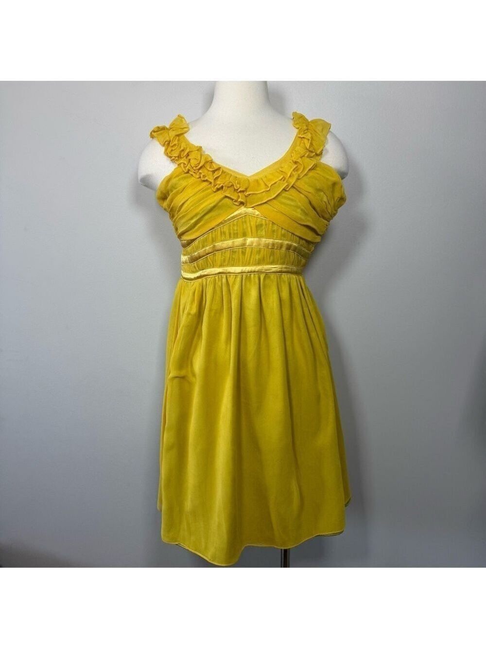 Diane Von Furstenberg Yellow Ruffle Silk A line V neck size 2